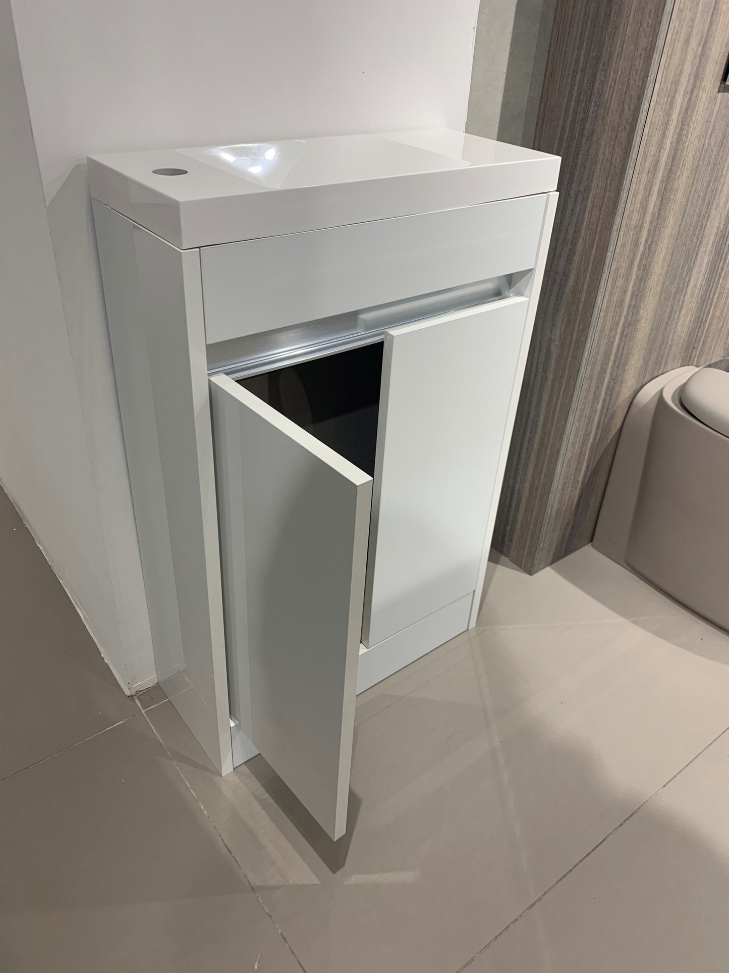 550MM CLOAKROOM JULE BASIN UNIT - WHITE GLOSS