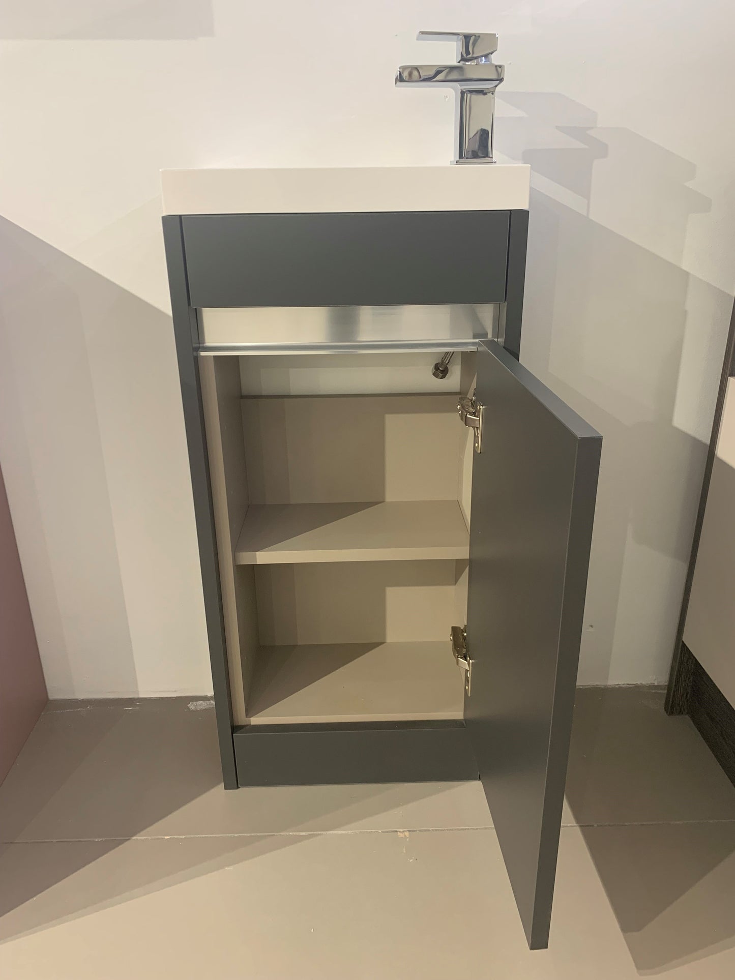 400MM CLOAKROOM JULE BASIN UNIT - ANTHRACITE MATT INC TAP & WASTE
