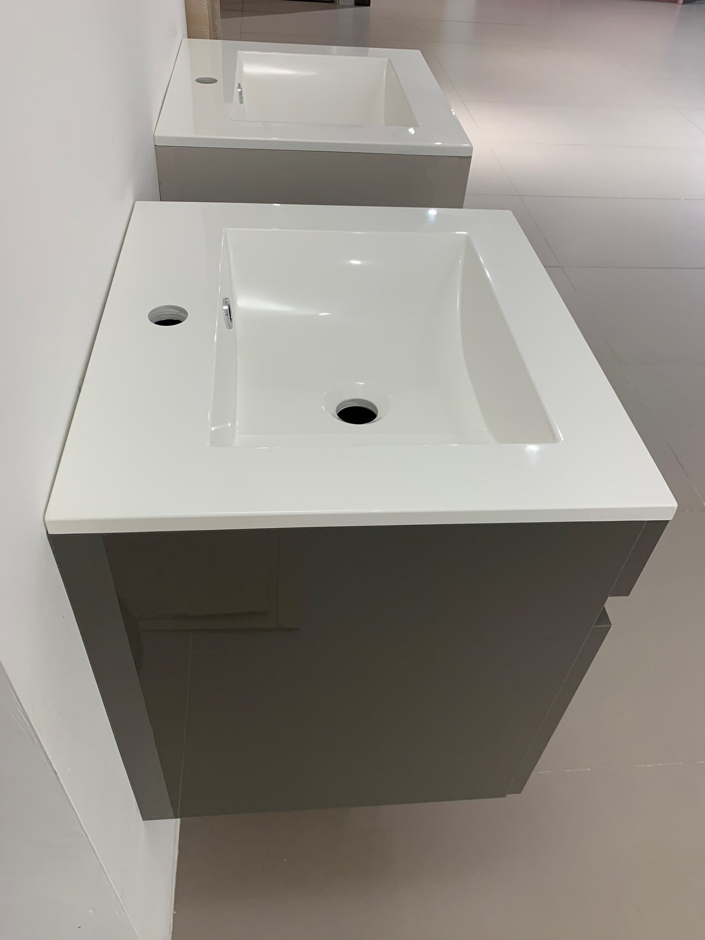 500MM JULE BASIN WALL HUNG UNIT - DARK GREY GLOSS/CHROME HANDLELESS RAIL