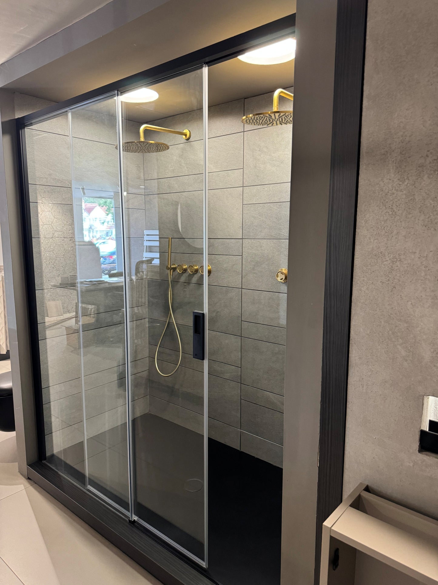 NOVELLINI 1800MM BLACK MATT / CLEAR GLASS SLIDING SHOWER DOOR (COLLECTION ONLY) - EX-DISPLAY