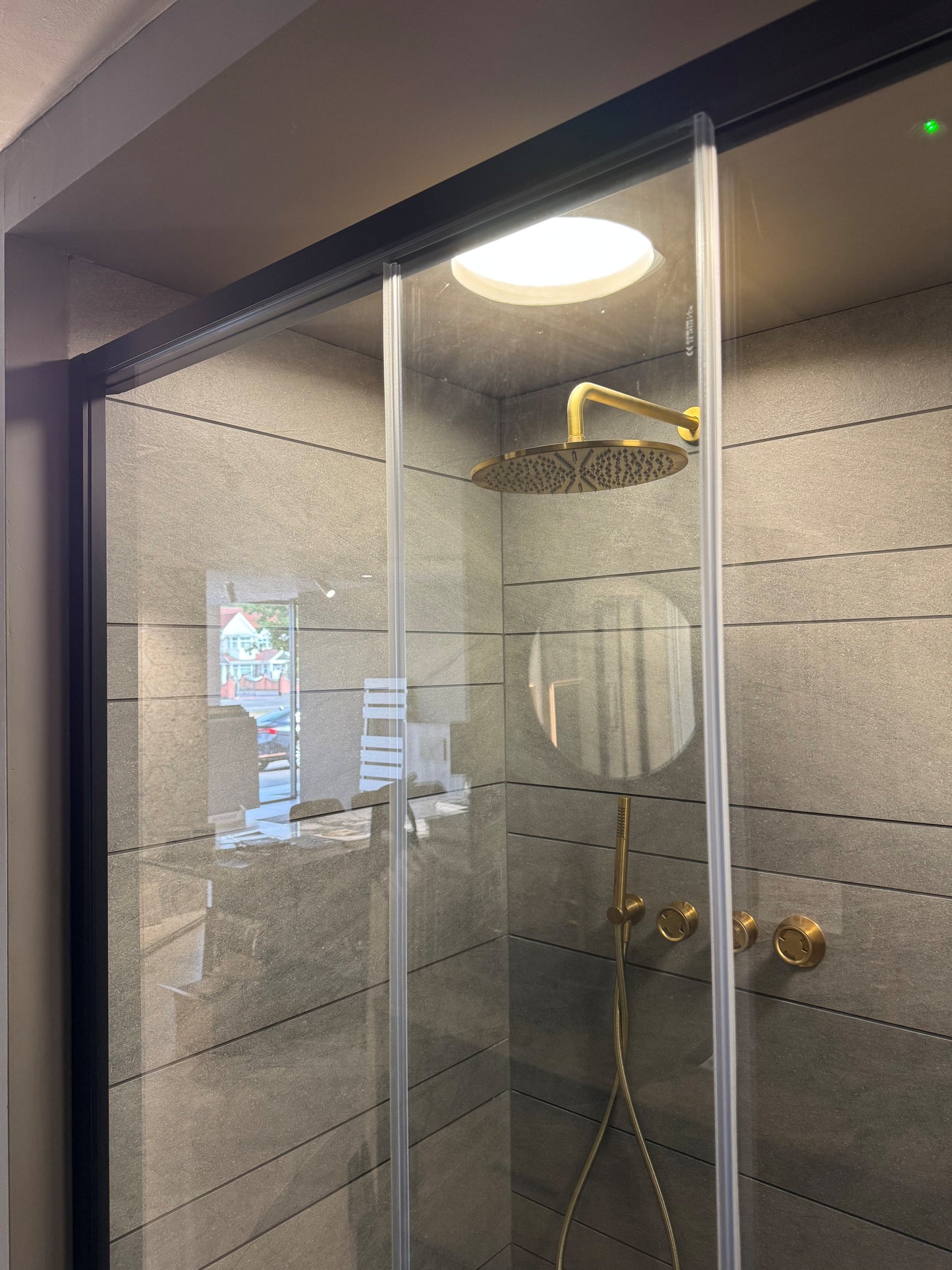 NOVELLINI 1800MM BLACK MATT / CLEAR GLASS SLIDING SHOWER DOOR (COLLECTION ONLY) - EX-DISPLAY